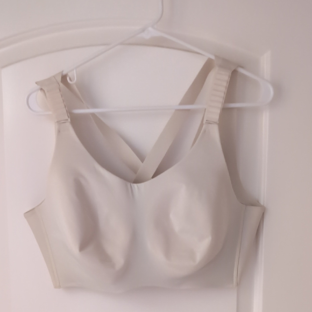 CALIA by Carrie Underwood Cream Sports Bra